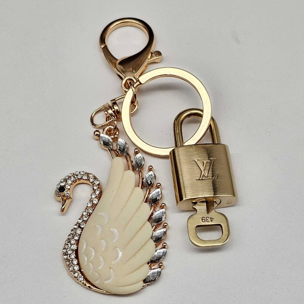 Authentic Louis Vuitton Lock & Key With Unbranded… - image 8